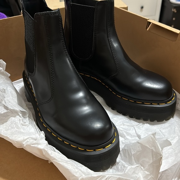 Dr Martens 2976 Quad Platform - Picture 2 of 5